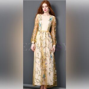 Stunning Tulle embroidered dress size XS Asian S birds and flowers